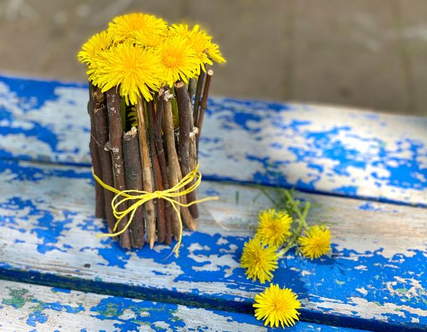 Nature workshop: make a vase with your children