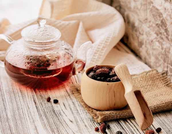 How to prepare a wellness tea with cranberries?