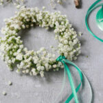 How to easily make a bohemian bridal crown with <i>Gypsophila</i>?