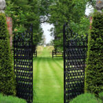 How to design a wall garden?