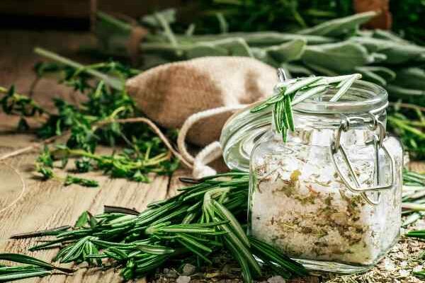 How to make your own herb-flavoured salt?
