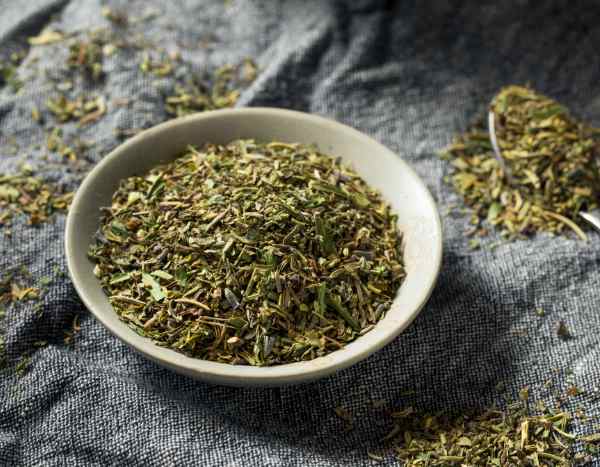 How to make homemade Herbes de Provence?