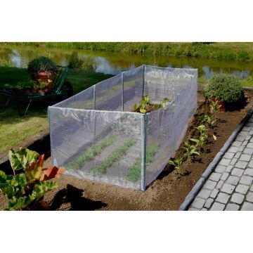Netting and stake kit to protect carrots (2 nets).