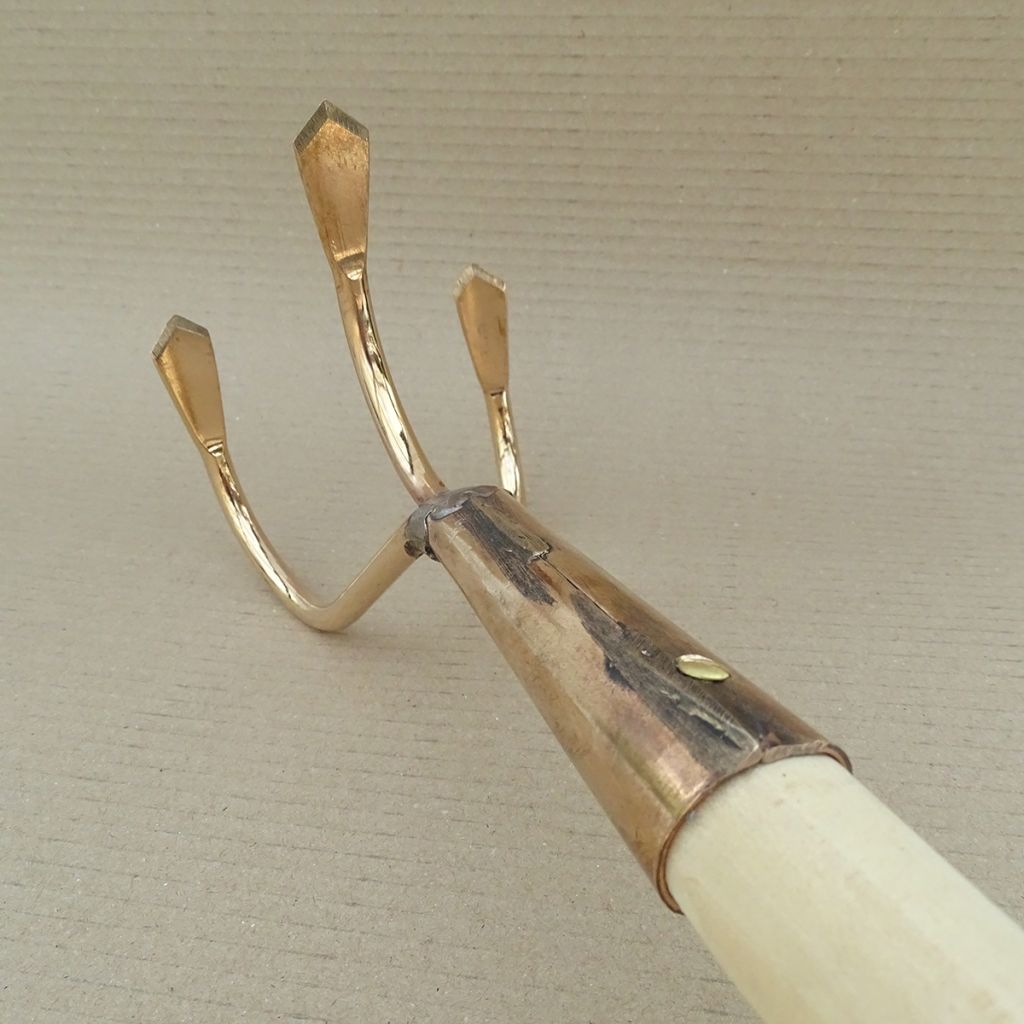Taurus Model Copper 3-Prong Cultivator - Bronze PKS Range