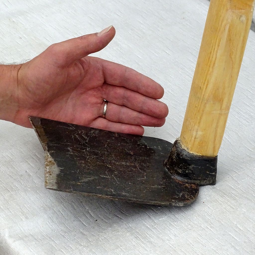 Forged steel draw hoe - Gschwind Artisanal Range