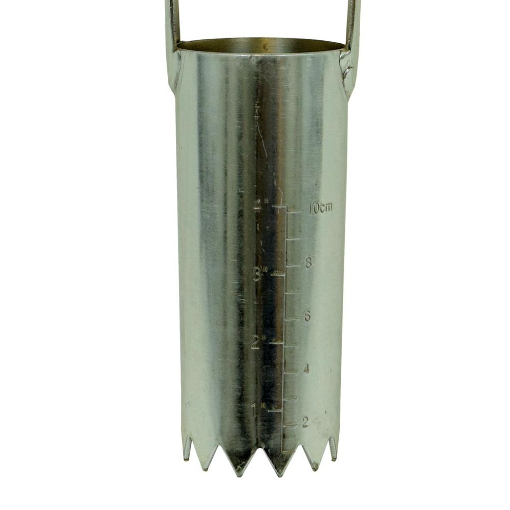 Graduated bulb planter with traditional wooden handle by Spear & Jackson