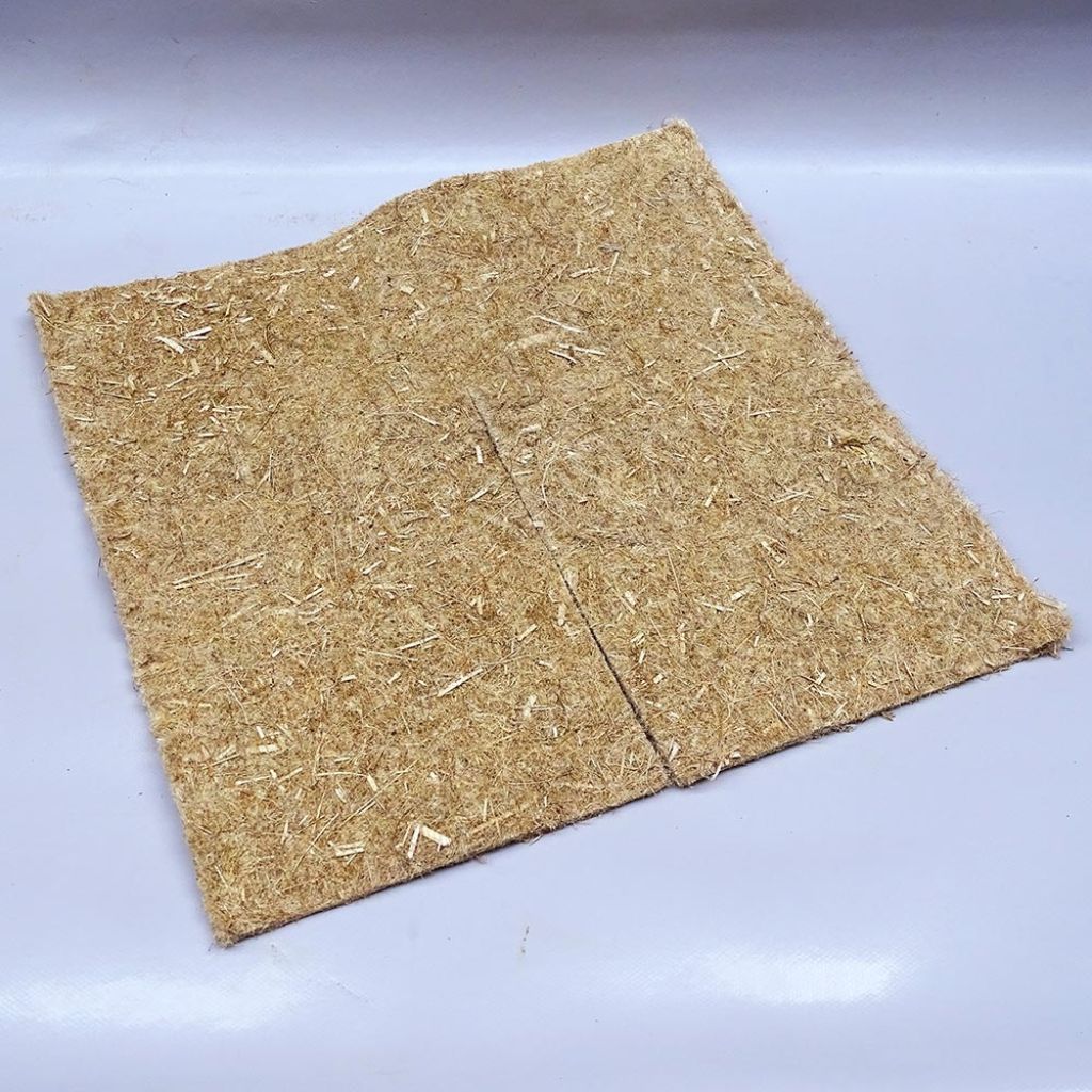 Split hemp mulching slabs 1000g/m²