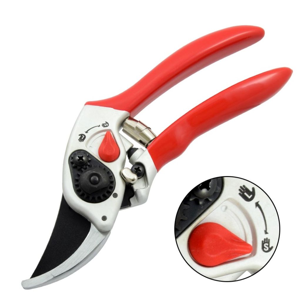 Premium aluminium bypass secateurs with wide cutting capacity by Spear & Jackson