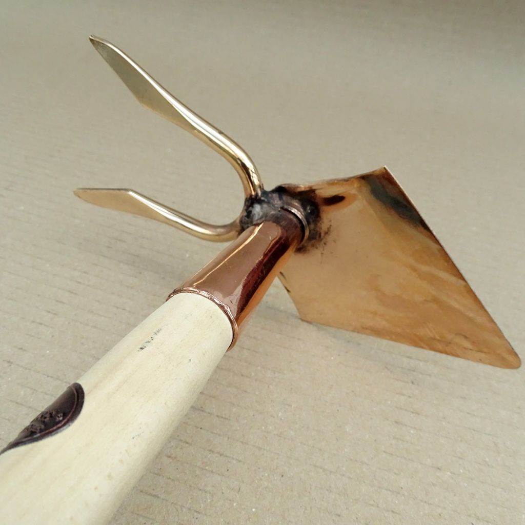 Long-handled copper hoe, pickaxe, and fork set in the Phoénix model - PKS Bronze Range